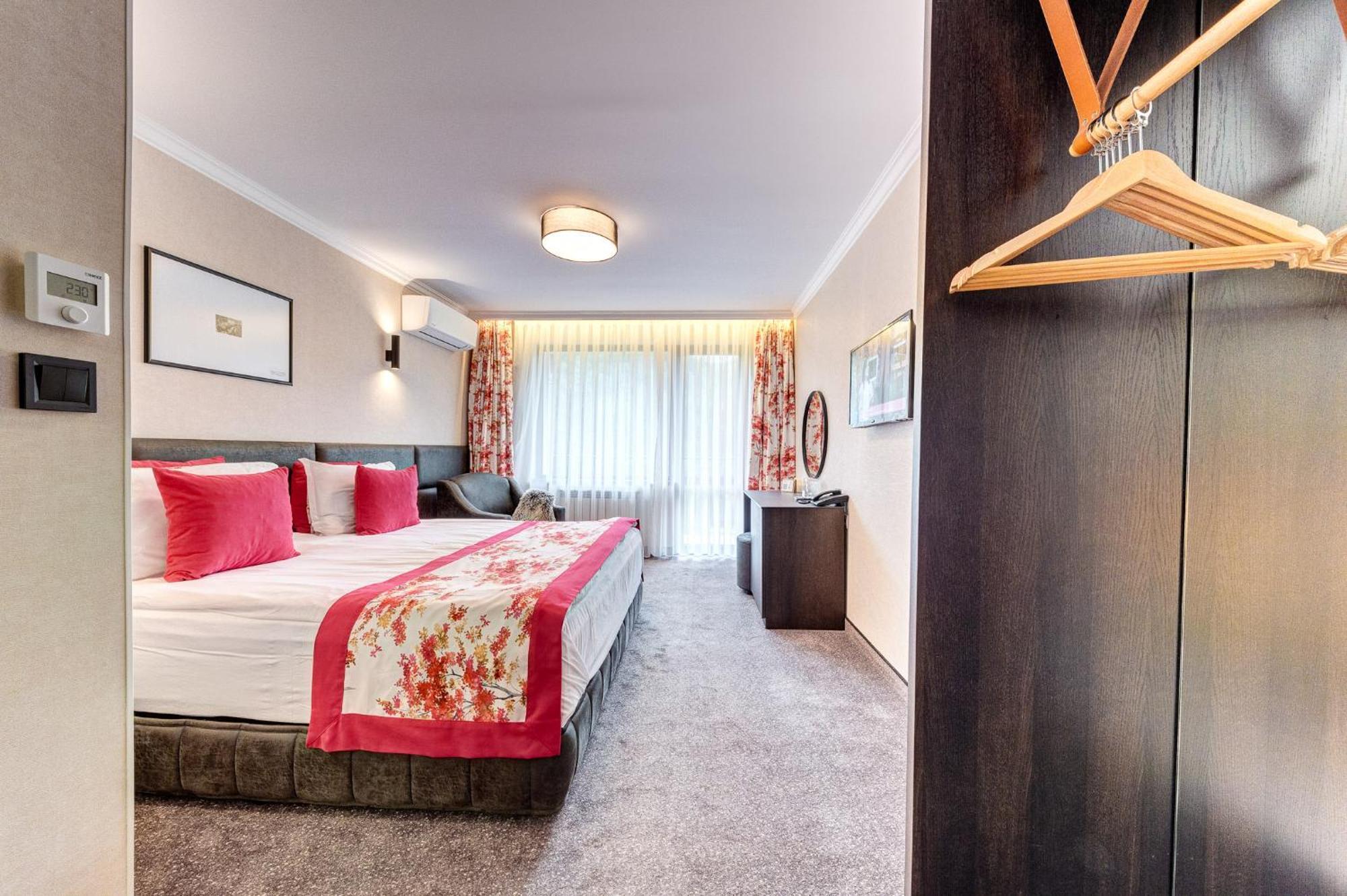 Spa Hotel Kiparis Smoljan Esterno foto